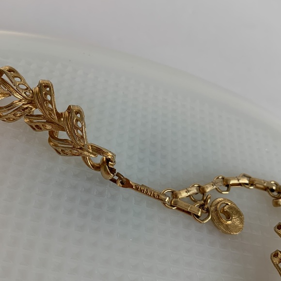 VTG LISNER Heart Choker Necklace Textured GoldTone Interlocking Hearts 12.5” - Picture 7 of 14